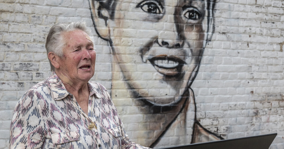 Grande Dame. Icone. Regenboogkampioene. Een portret van Yvonne Reynders ...